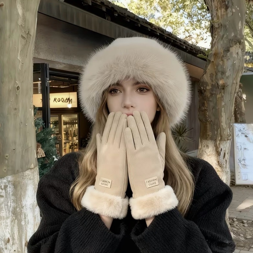 Elegant Cream Fur Hat and Gloves Set